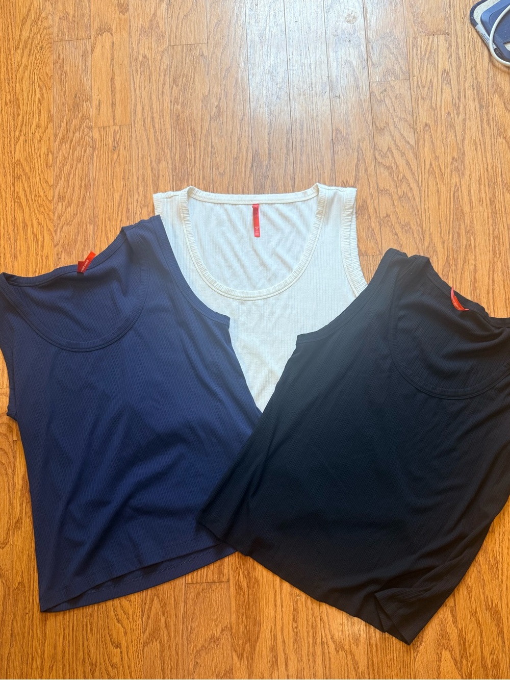 3 SPANX Ribbed Knit Scoop Neck Tank all Size 1X
